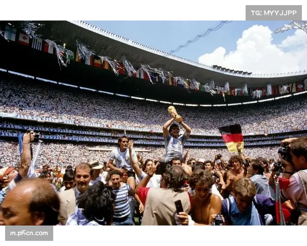 世界杯揭幕战墨西哥城举行 阿兹特克球场三度承办